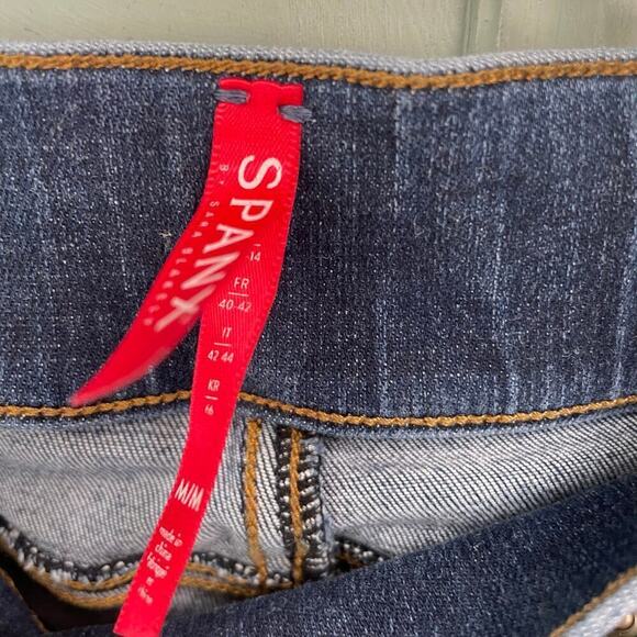 Spanx Size Medium Pull On Jeans Raw Hem Skinny Denim Ankle Stretch - Picture 3 of 5